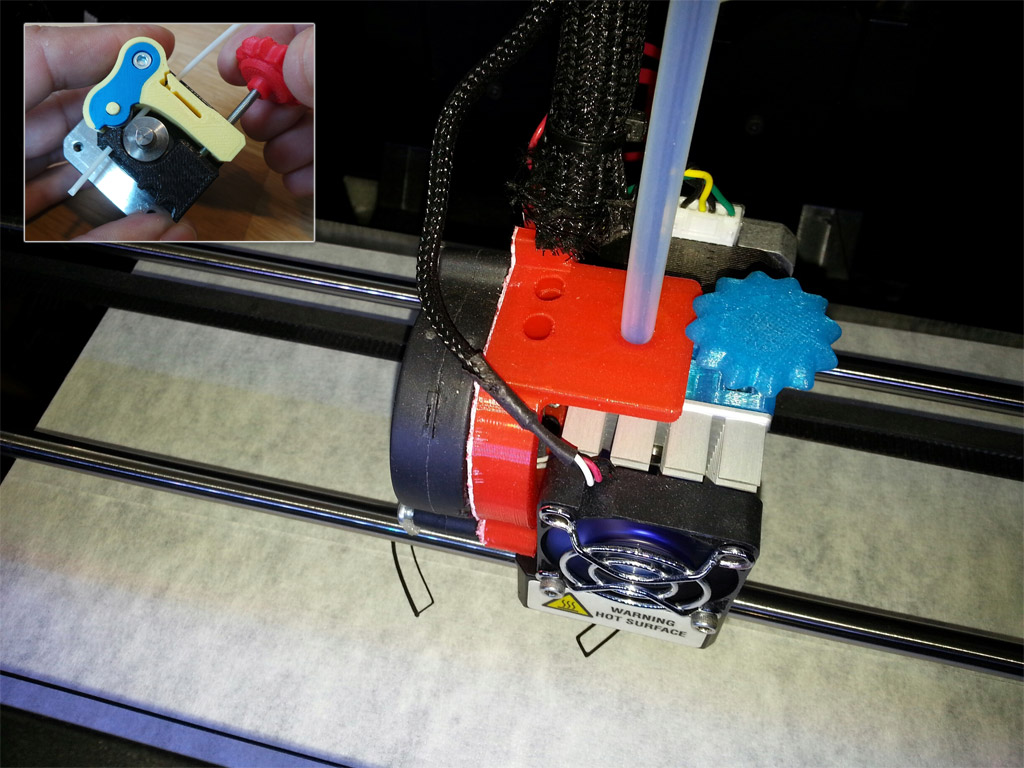 The ajustable extruder for the Makerbot Replicator 2 (pressure adjustable by jog switch)