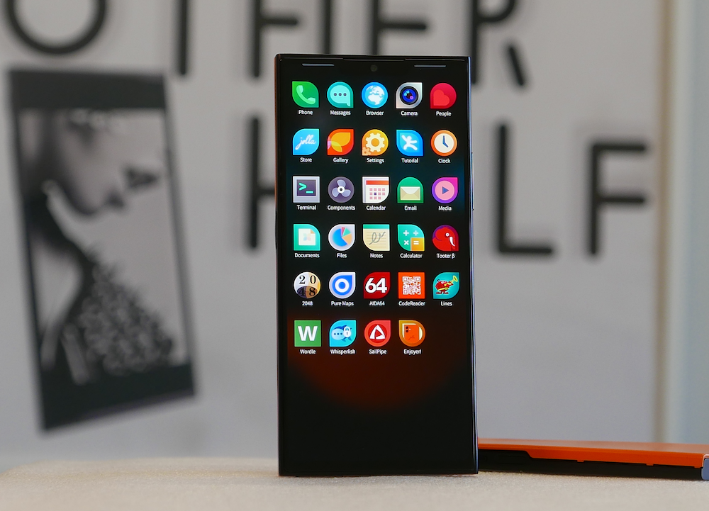 Das Jolla Phone 2026 / J2 mit dem Applauncher von Sailfish OS.