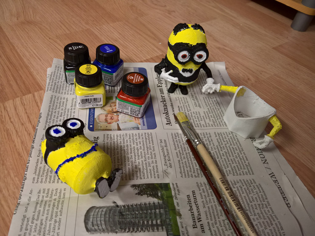 Minions characters at the marriage cake at PatchWork3d