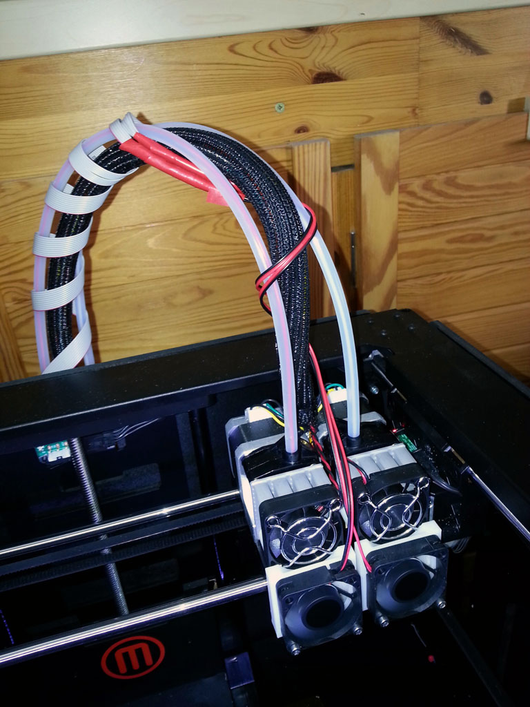 Makerbot Replicator 2x FilamentFan Upgrade 01