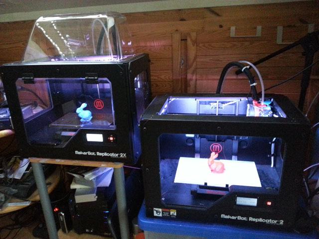 The two 3d printer by Makerbot: Replicator 2x and Replicator 2